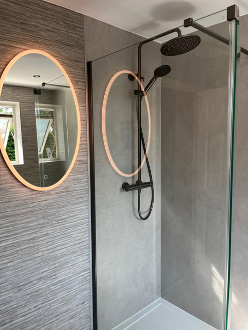 Anthracite vanity with a basin and storage